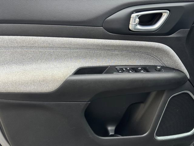 Used 2024 Jeep Compass Latitude w/ Altitude Special Edition image 15