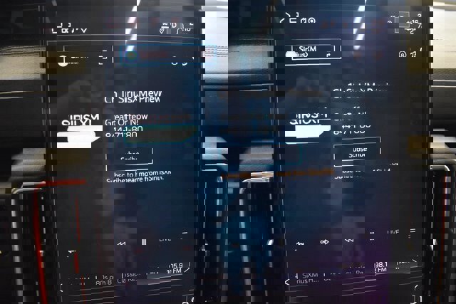 Used 2025 GMC Yukon Denali w/ Denali Reserve Package image 29