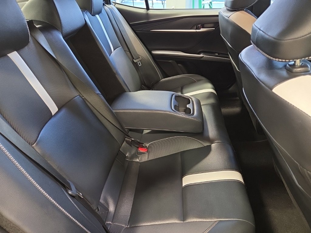 Used 2025 Toyota Camry SE image 16