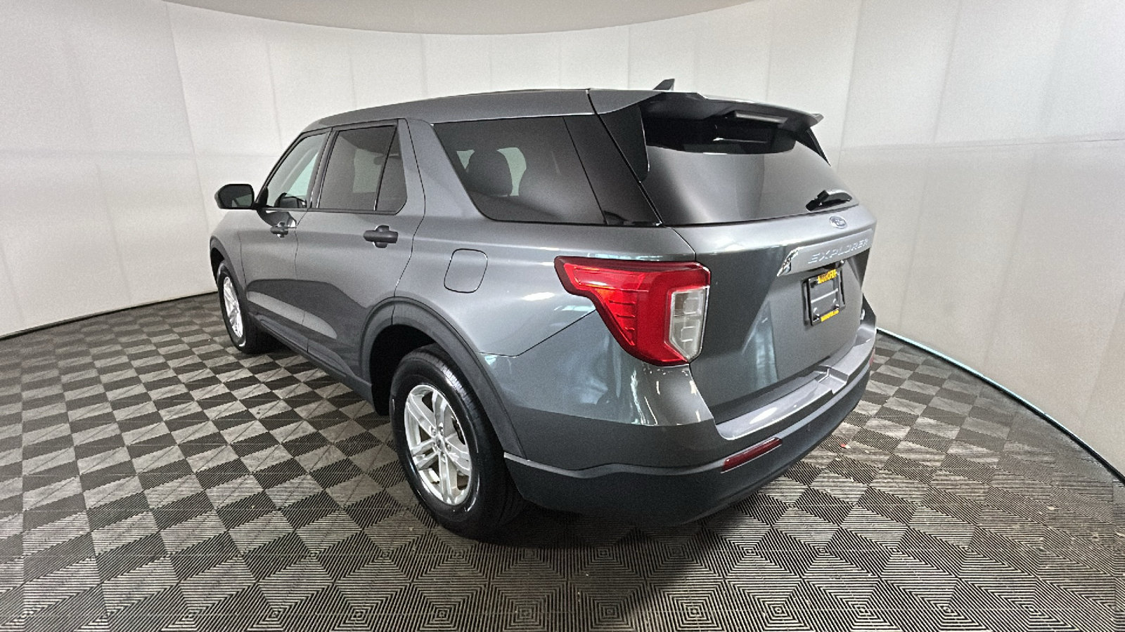 Used 2023 Ford Explorer 4WD image 5