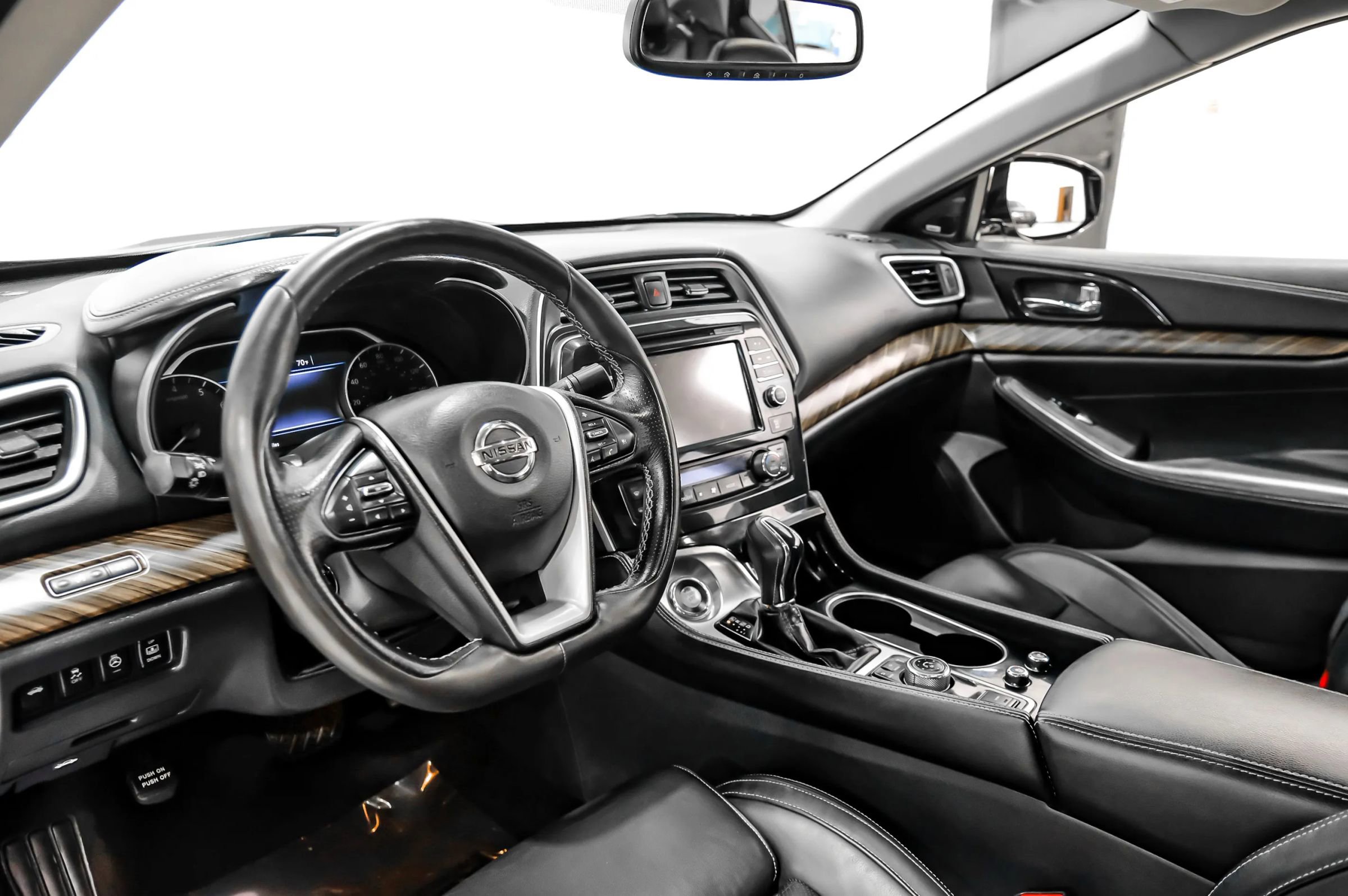 Used 2017 Nissan Maxima Platinum FWD image 24