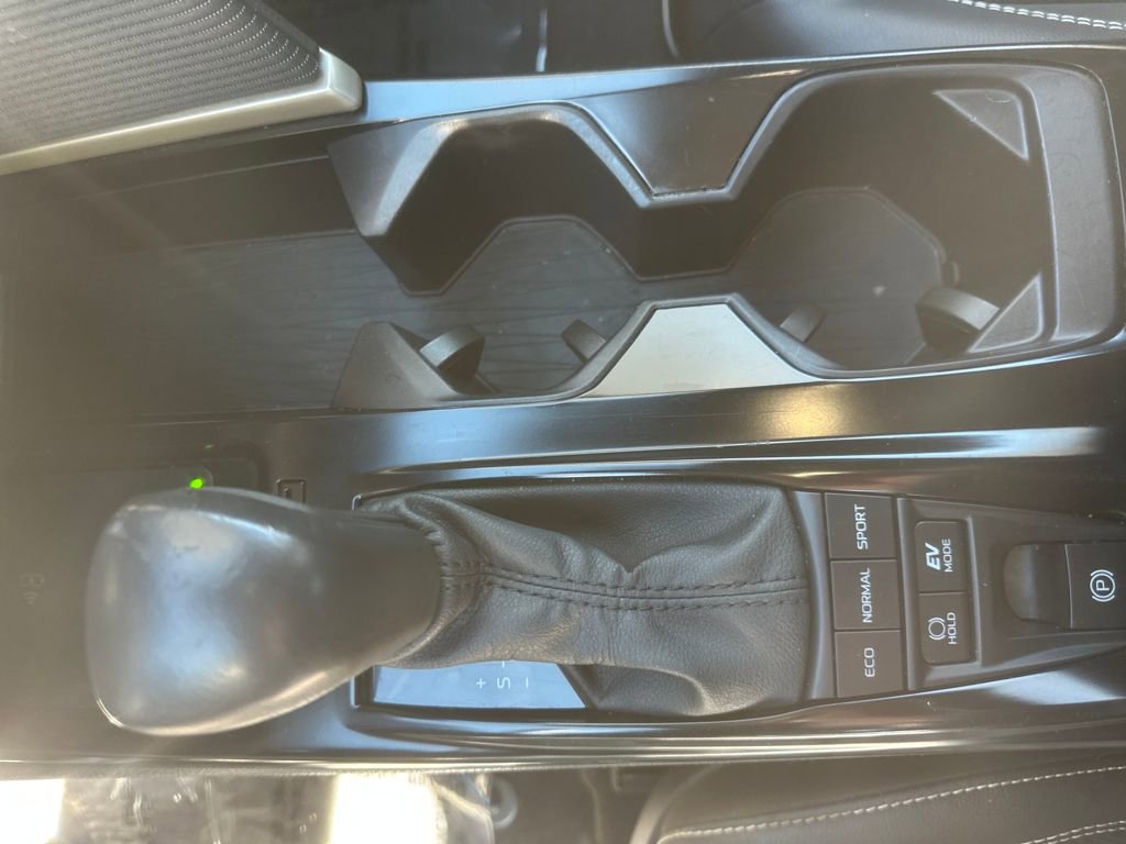 Used 2025 Toyota Camry SE image 6