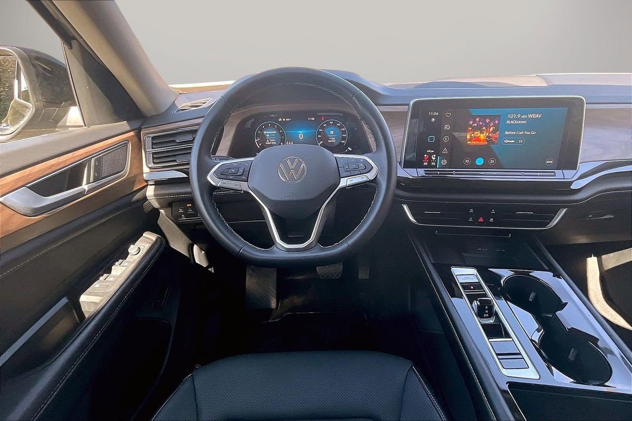 Used 2024 Volkswagen Atlas SE image 12