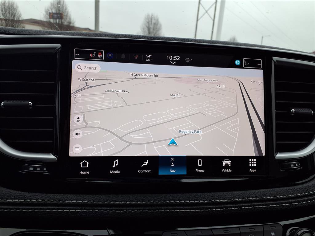 Used 2024 Chrysler Pacifica Limited image 4