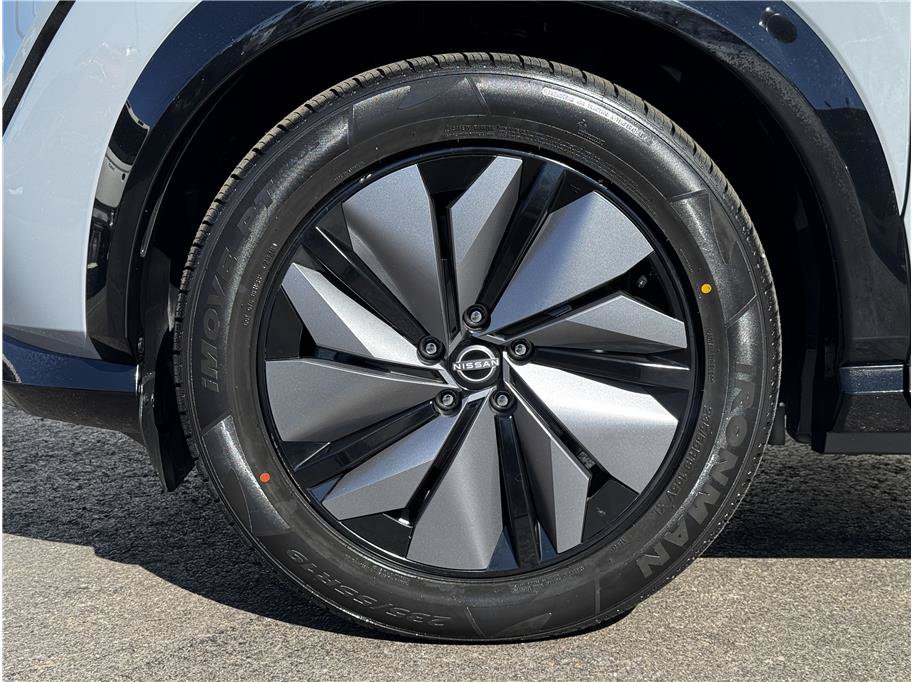 Used 2024 Nissan Ariya AWD image 30