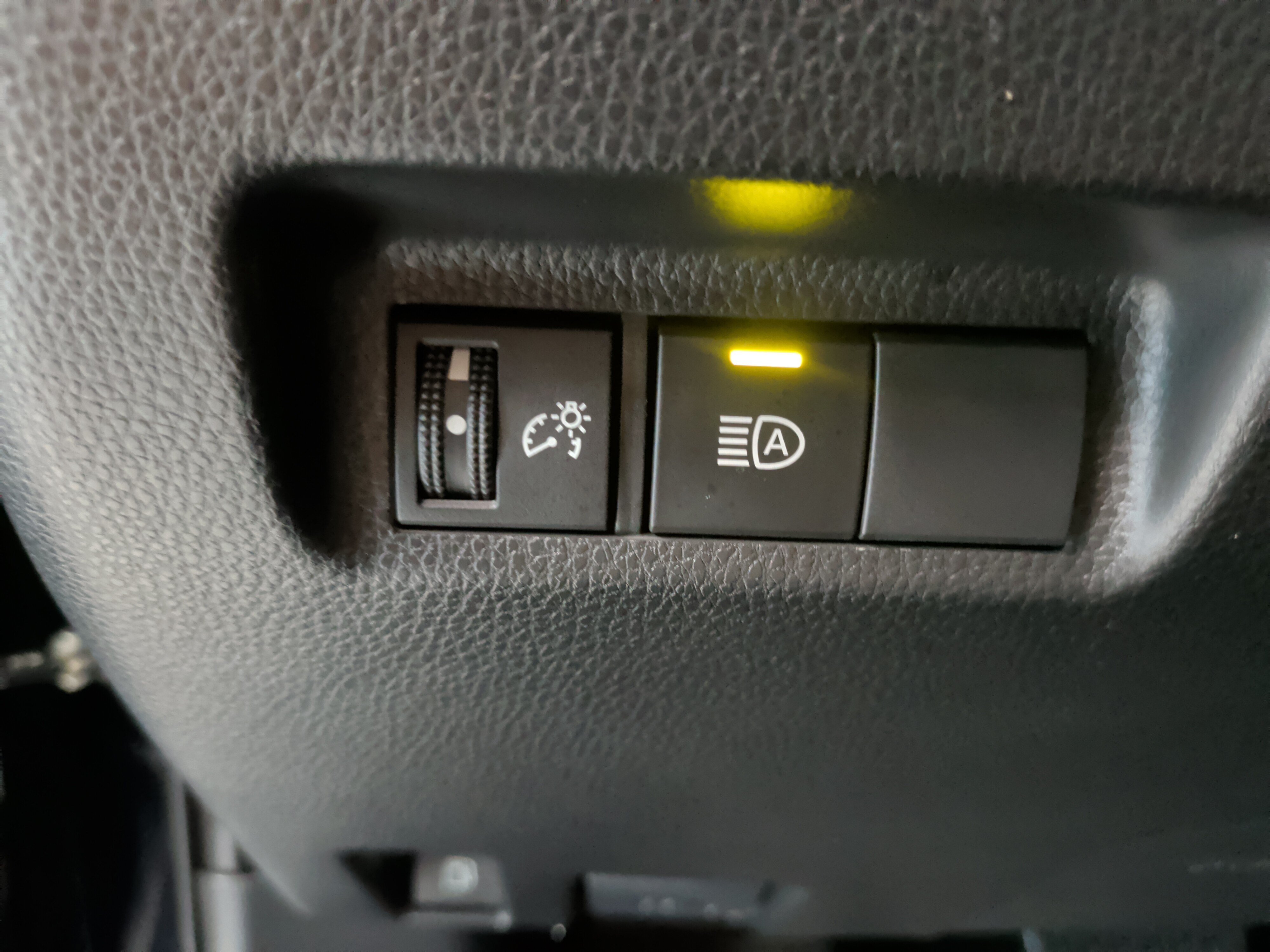 Certified 2025 Toyota RAV4 LE AWD/4WD image 19