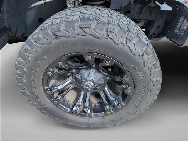Used 2017 Jeep Wrangler Unlimited Sahara w/ Dual Top Group AWD/4WD image 10