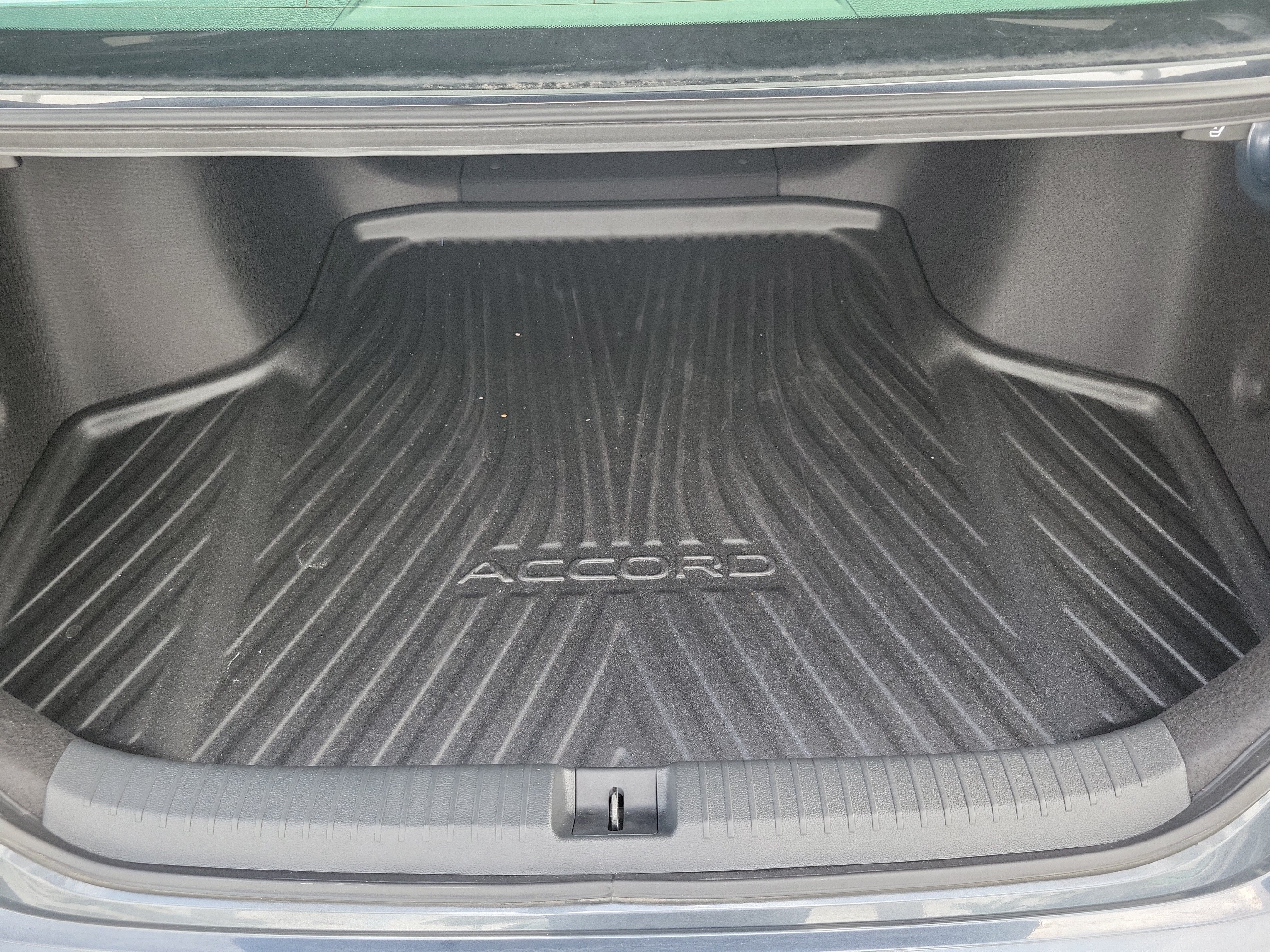 Used 2024 Honda Accord EX-L image 9