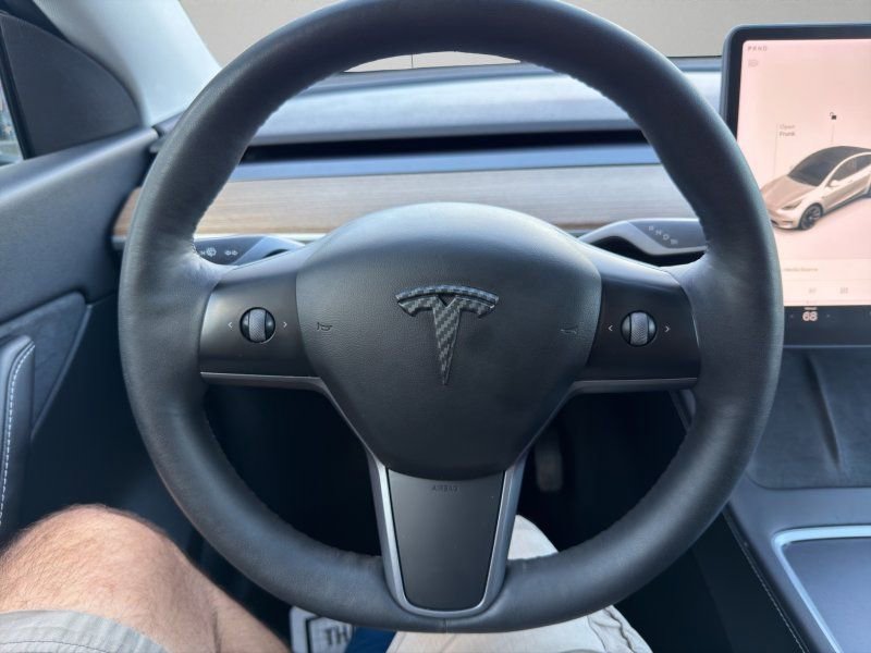 Used 2022 Tesla Model Y Long Range image 14