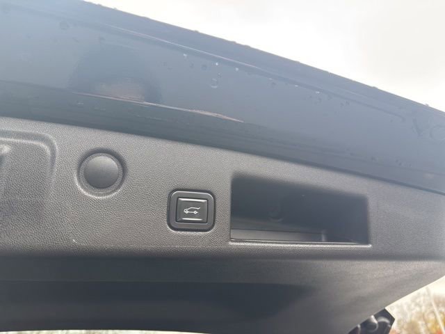 Used 2020 Chevrolet Equinox LT image 20