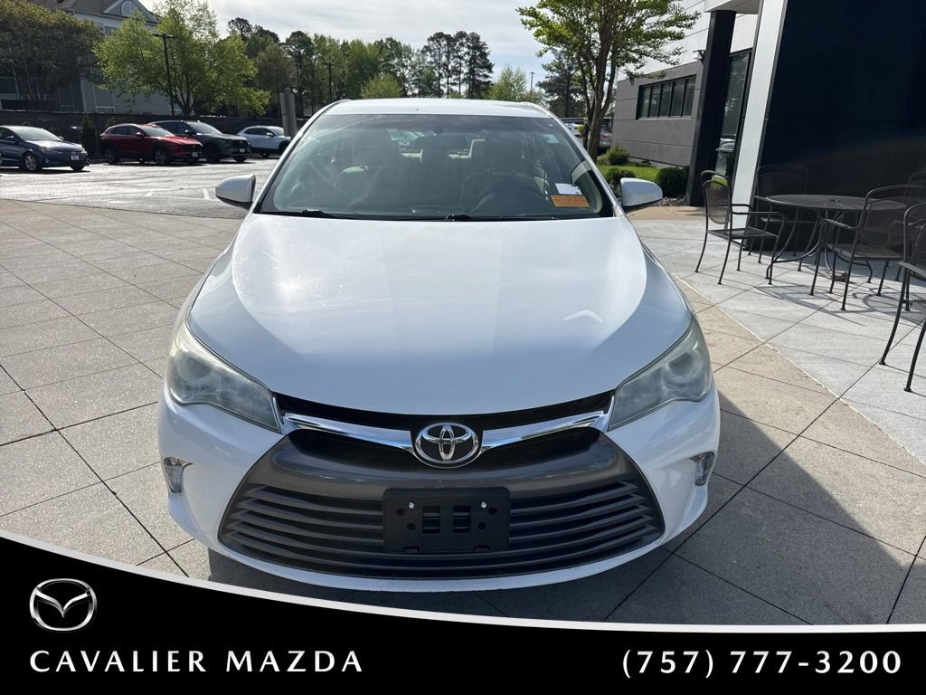 Used 2016 Toyota Camry LE image 2