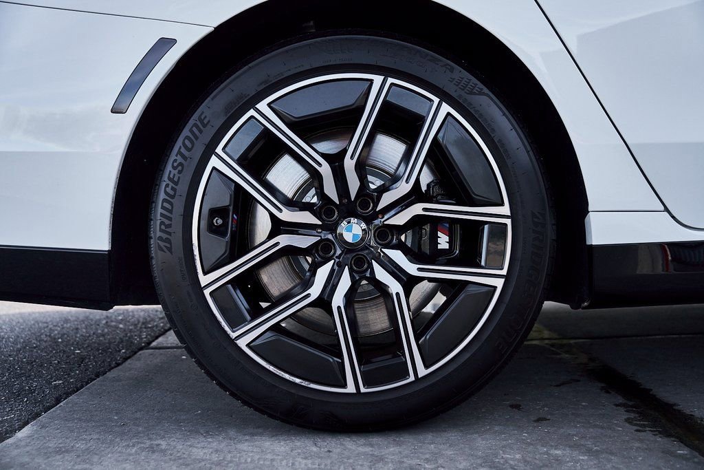 Used 2025 BMW 760i xDrive w/ Premium Package AWD/4WD image 21