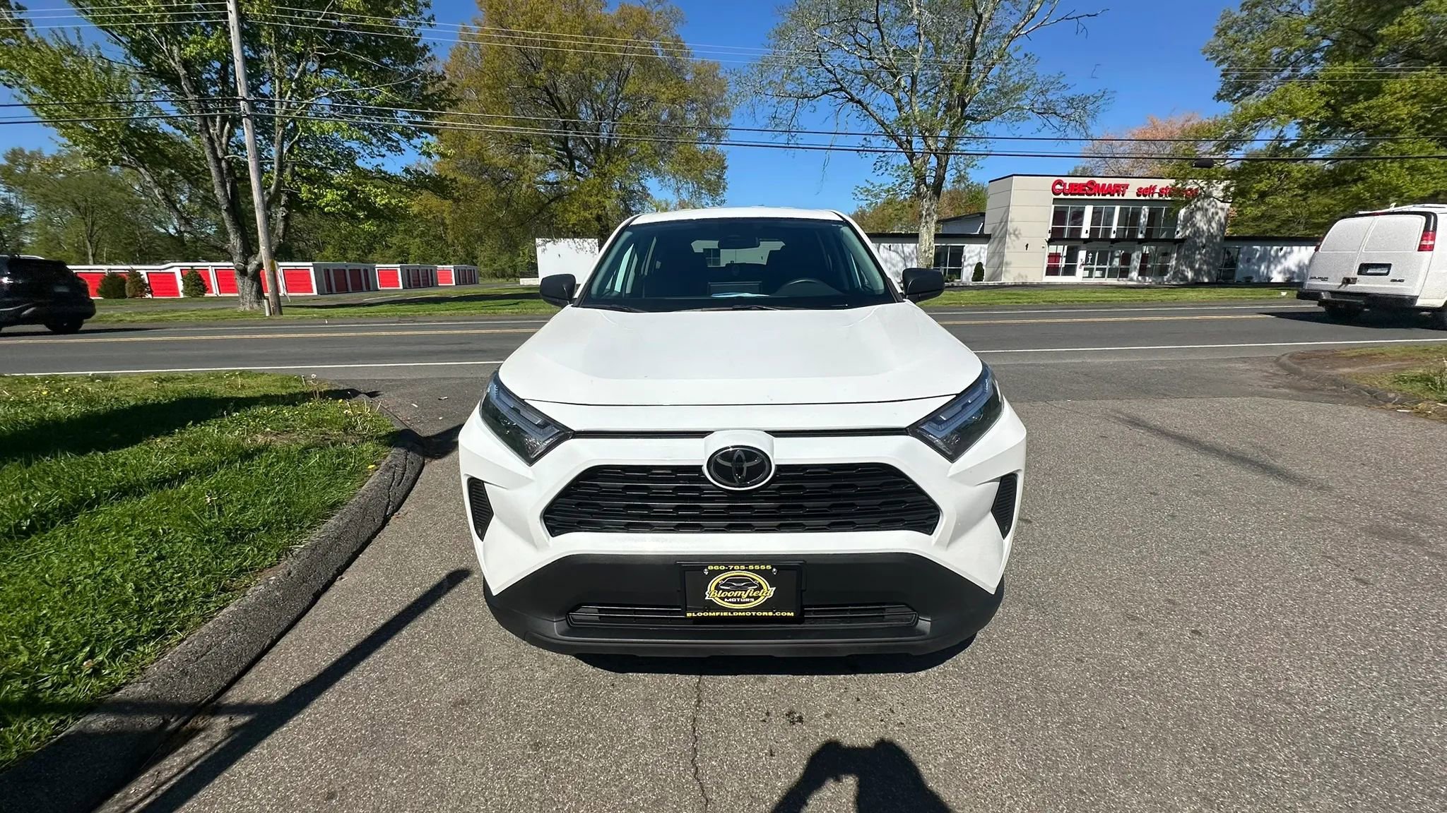 Used 2023 Toyota RAV4 LE AWD/4WD image 2