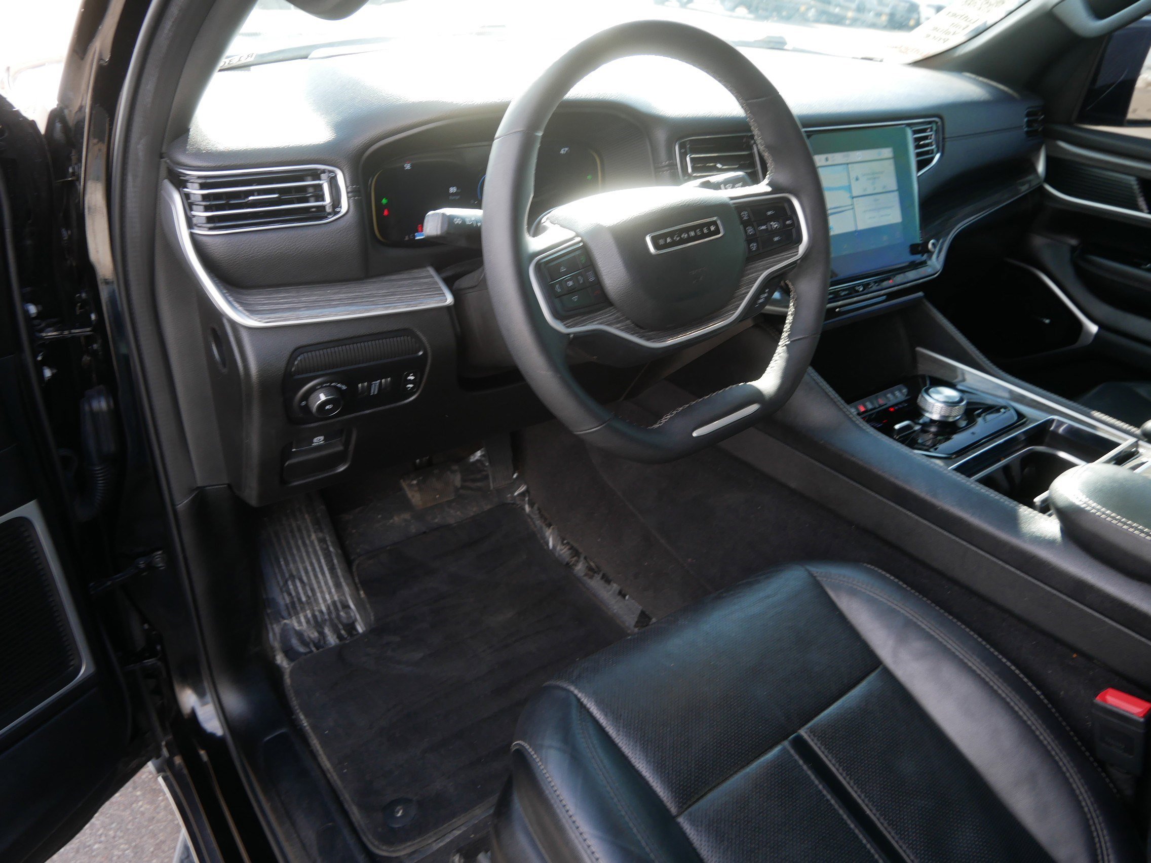 Used 2022 Jeep Wagoneer Series III image 20