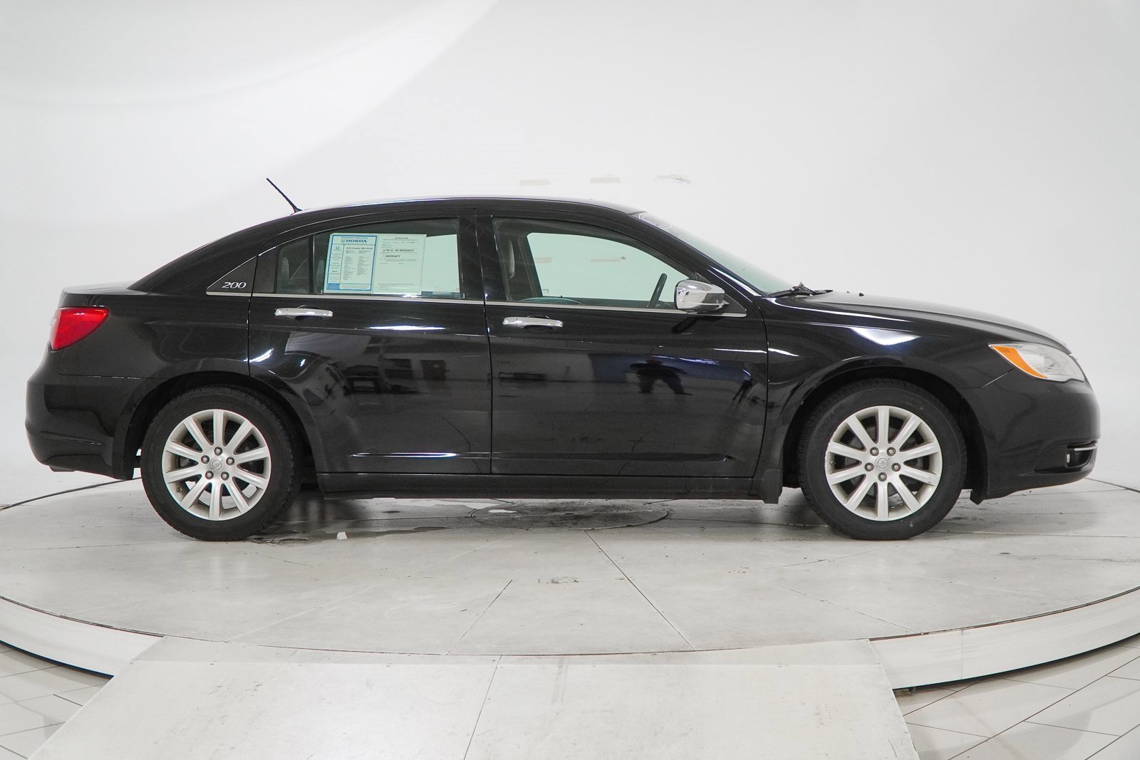 Used 2013 Chrysler 200 Limited image 11
