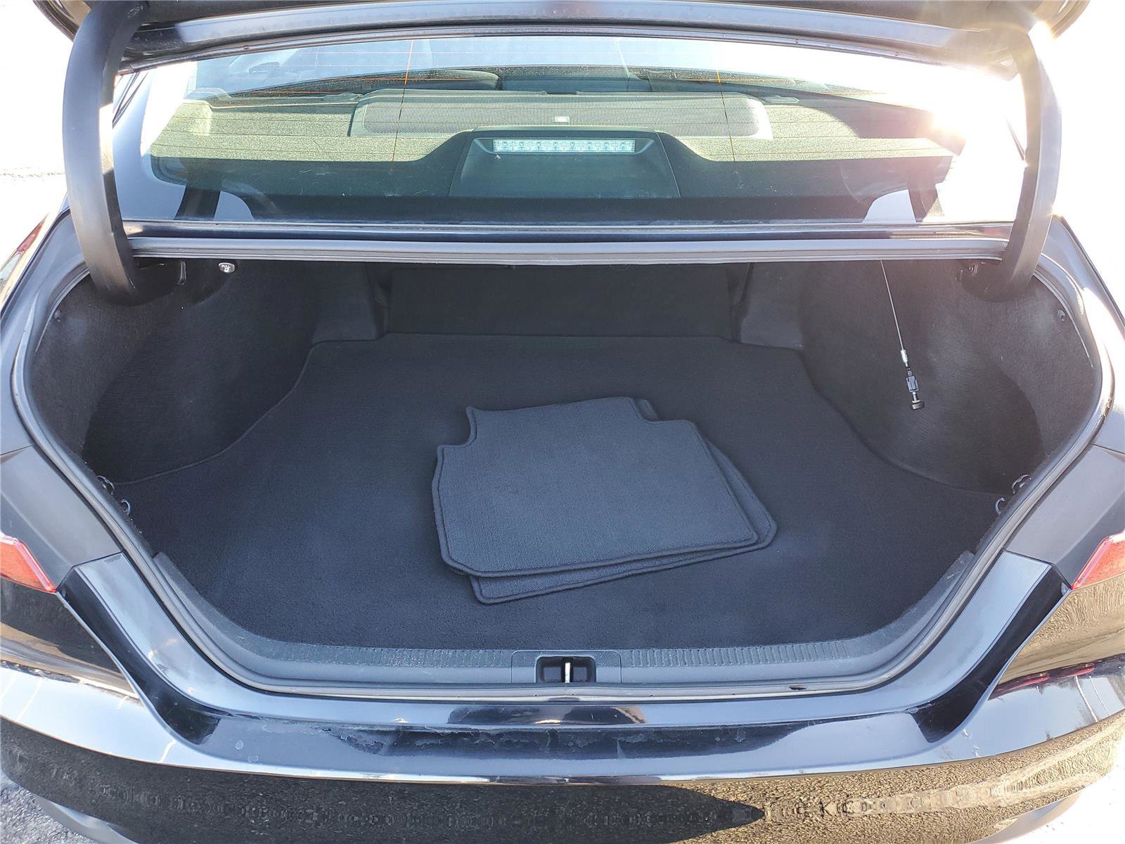 Used 2019 Toyota Camry XLE image 8