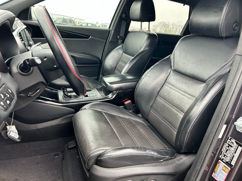 Used 2019 Kia Sorento SX image 11