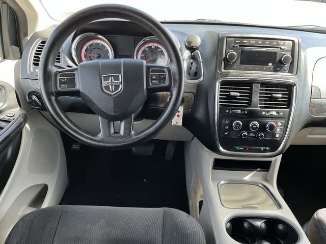 Used 2014 Dodge Grand Caravan SXT FWD image 13