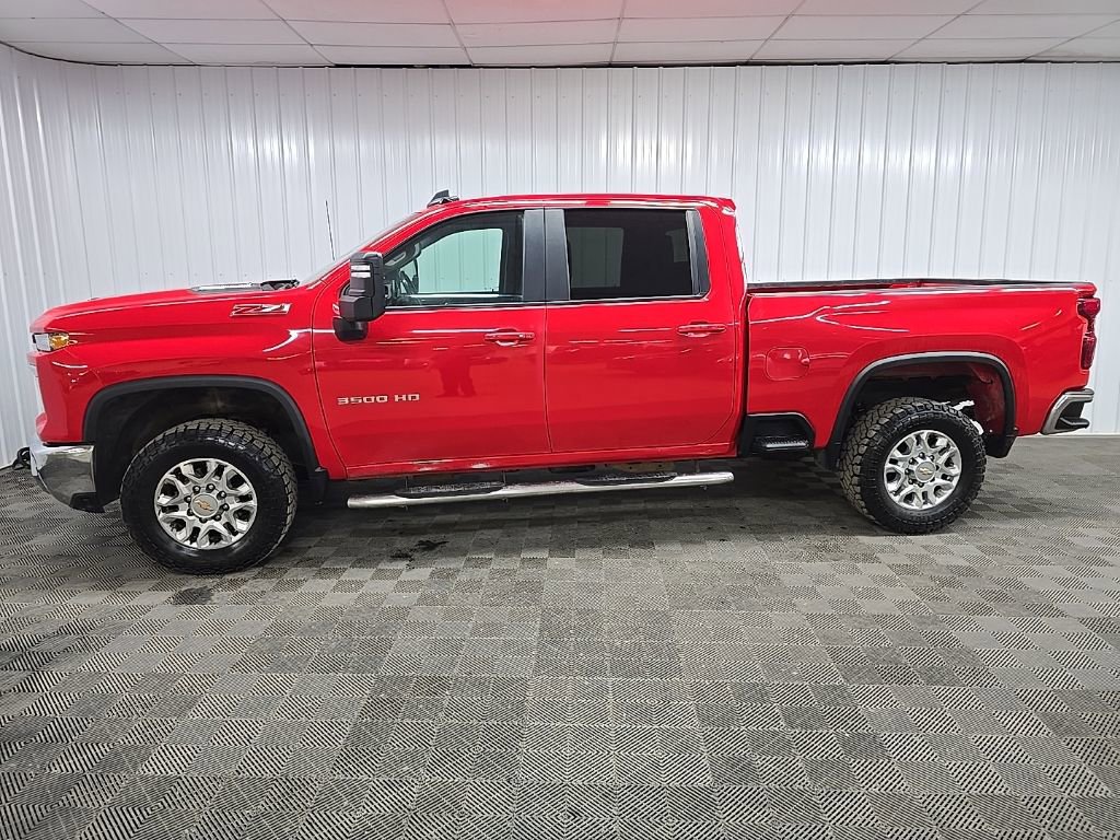 Used 2024 Chevrolet Silverado 3500 LT w/ Convenience Package image 5