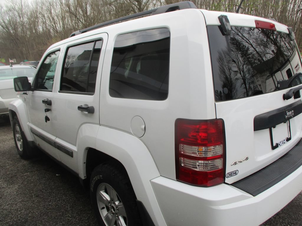 Used 2011 Jeep Liberty Sport w/ Popular Equipment Group AWD/4WD image 4