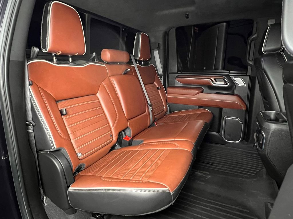 Used 2024 GMC Sierra 3500 Denali Ultimate image 33