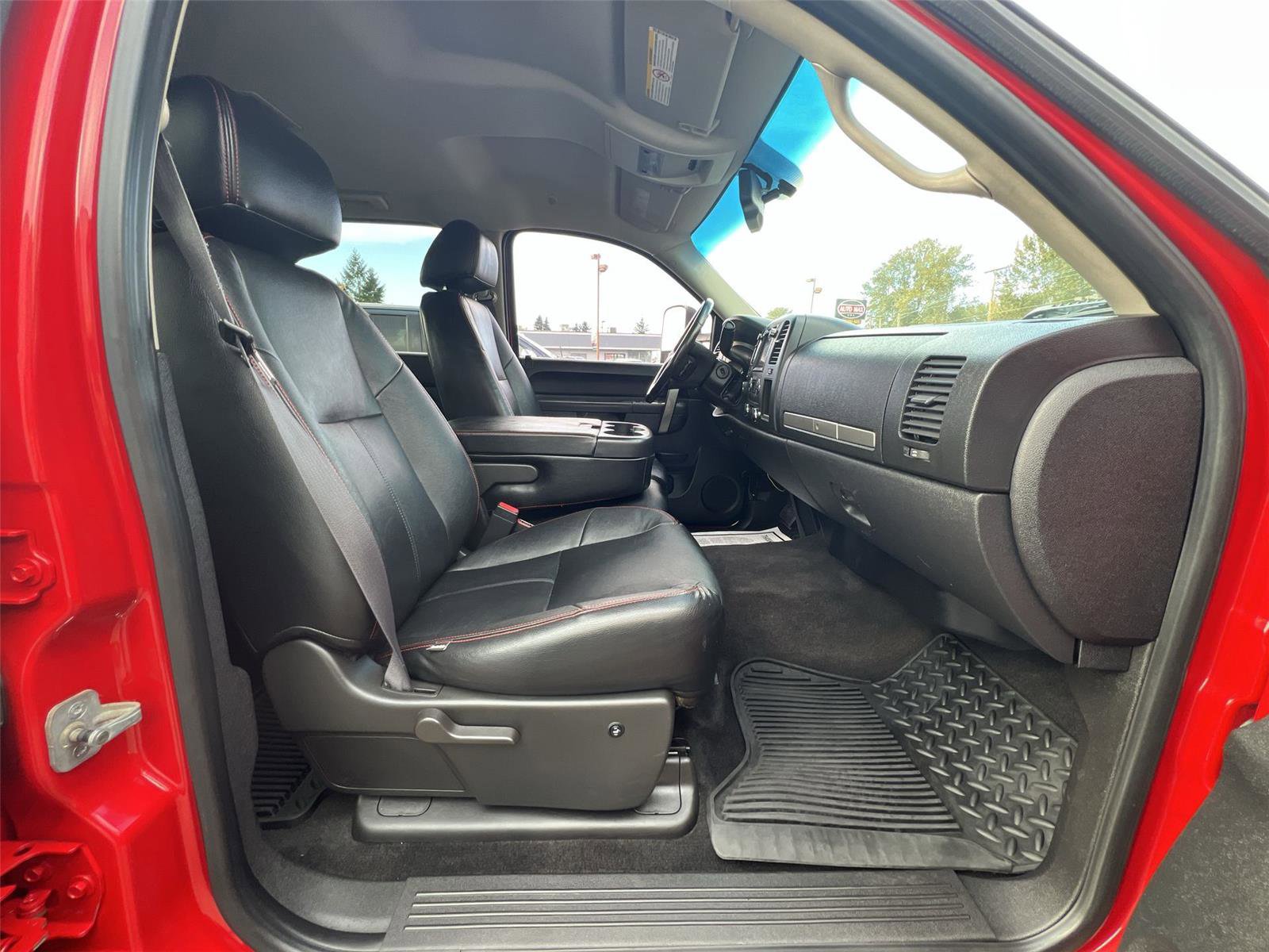 Used 2011 GMC Sierra 2500 SLE w/ SLE Preferred Package image 27