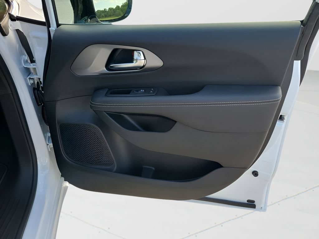 New 2026 Chrysler Voyager LX FWD image 42
