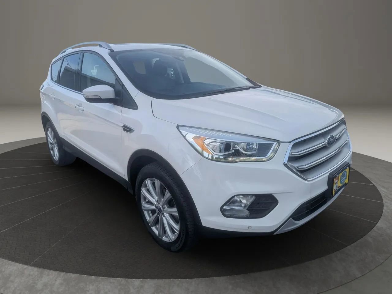Used 2018 Ford Escape Titanium w/ Ford Safe & Smart Package AWD/4WD image 4