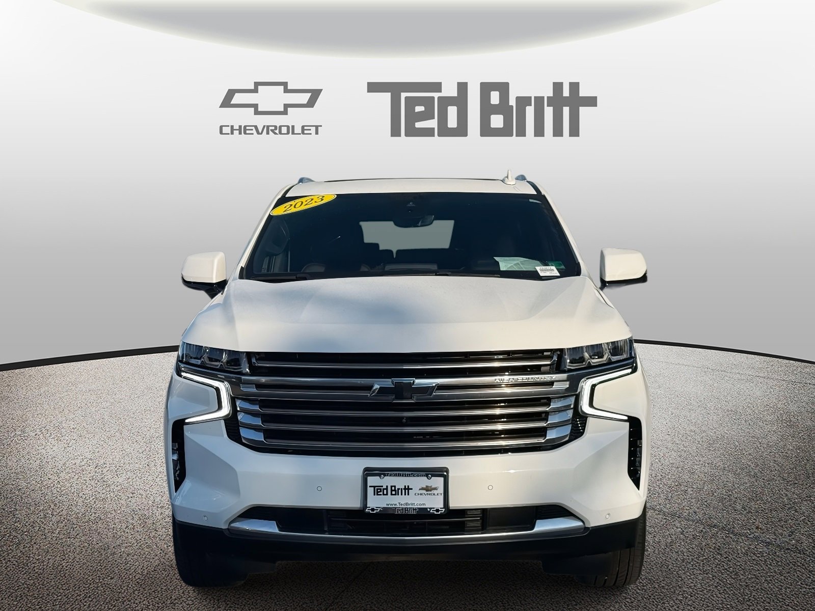 Certified 2023 Chevrolet Suburban High Country image 2