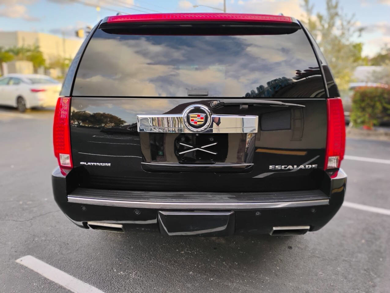 Used 2014 Cadillac Escalade ESV Platinum AWD/4WD image 4