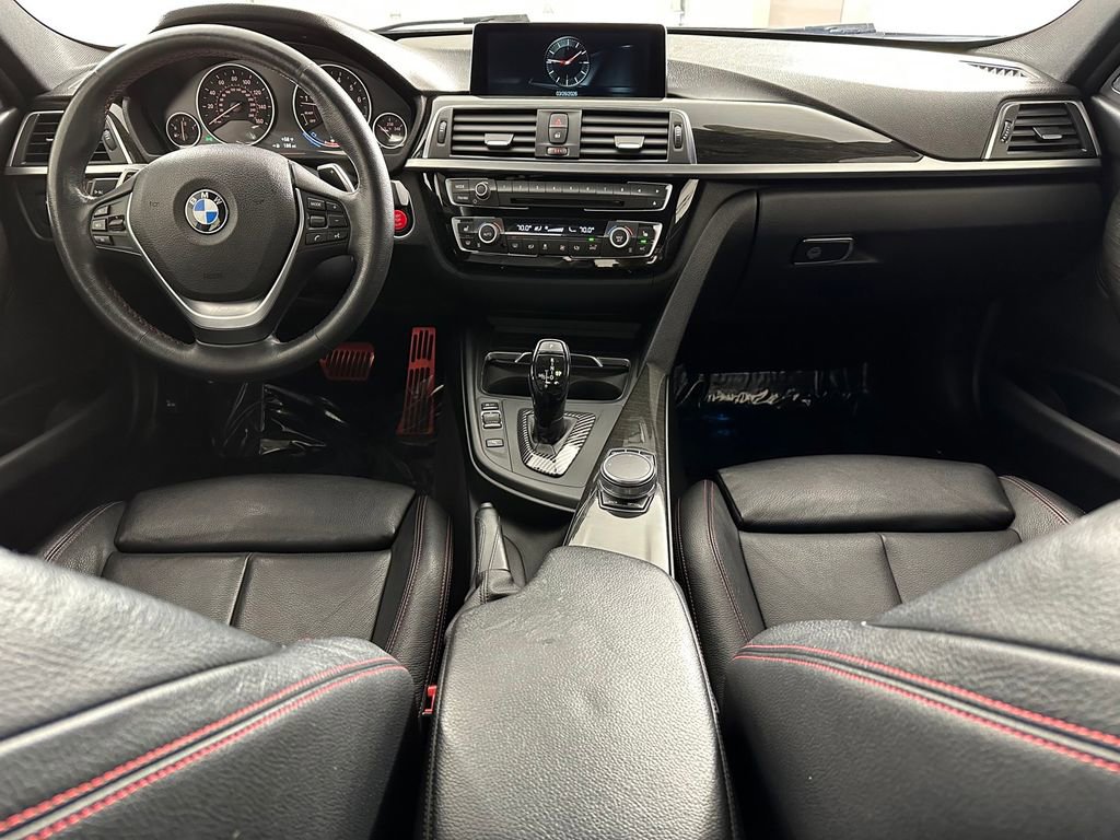 Used 2017 BMW 330i xDrive Sedan image 3