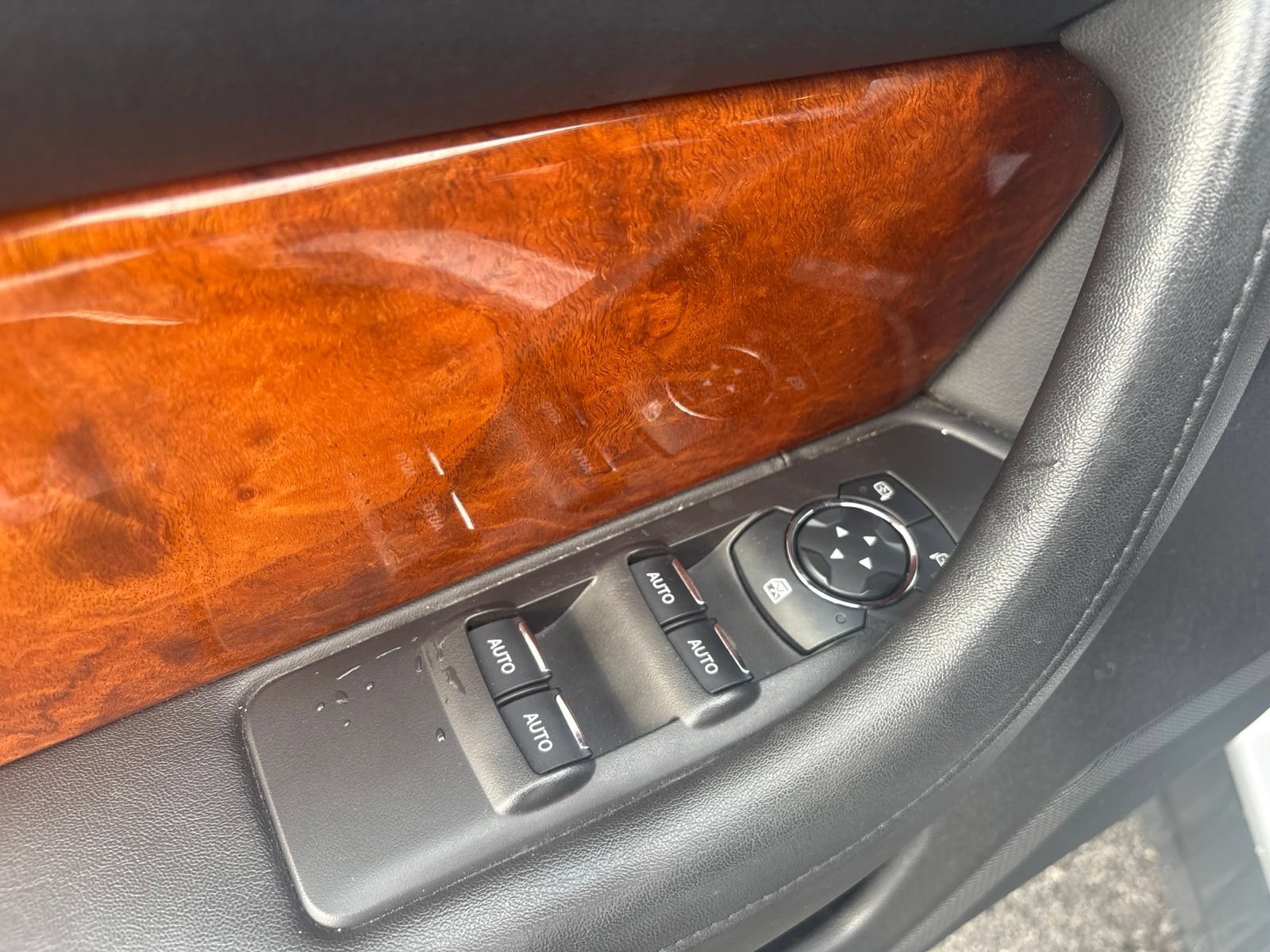 Used 2015 Lincoln MKS AWD w/ Equipment Group 101A image 25