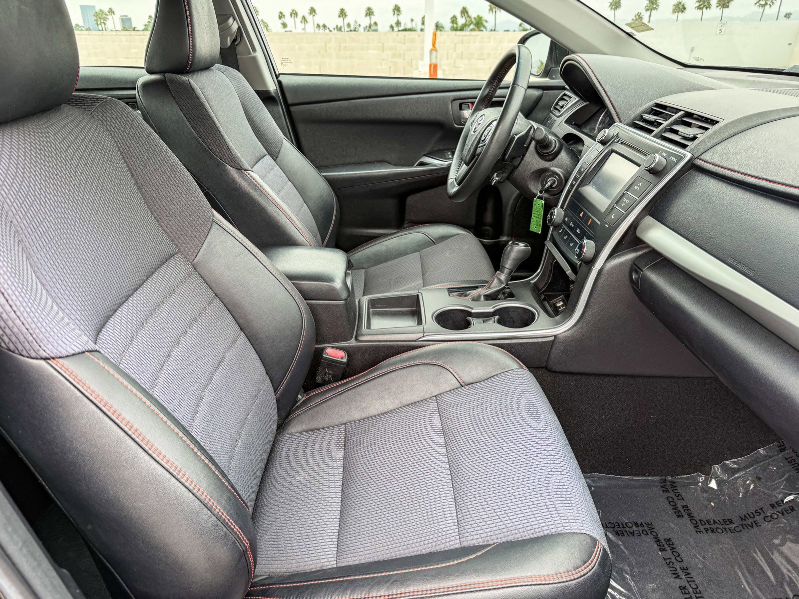 Used 2016 Toyota Camry SE image 19