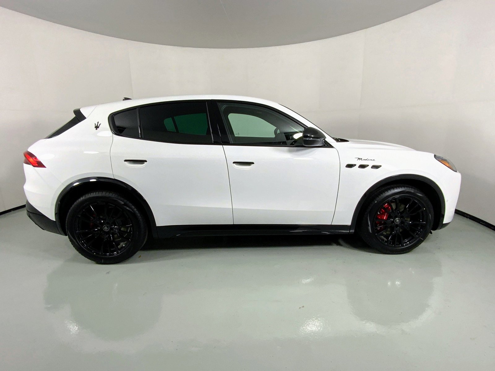 New 2025 Maserati Grecale Modena image 3