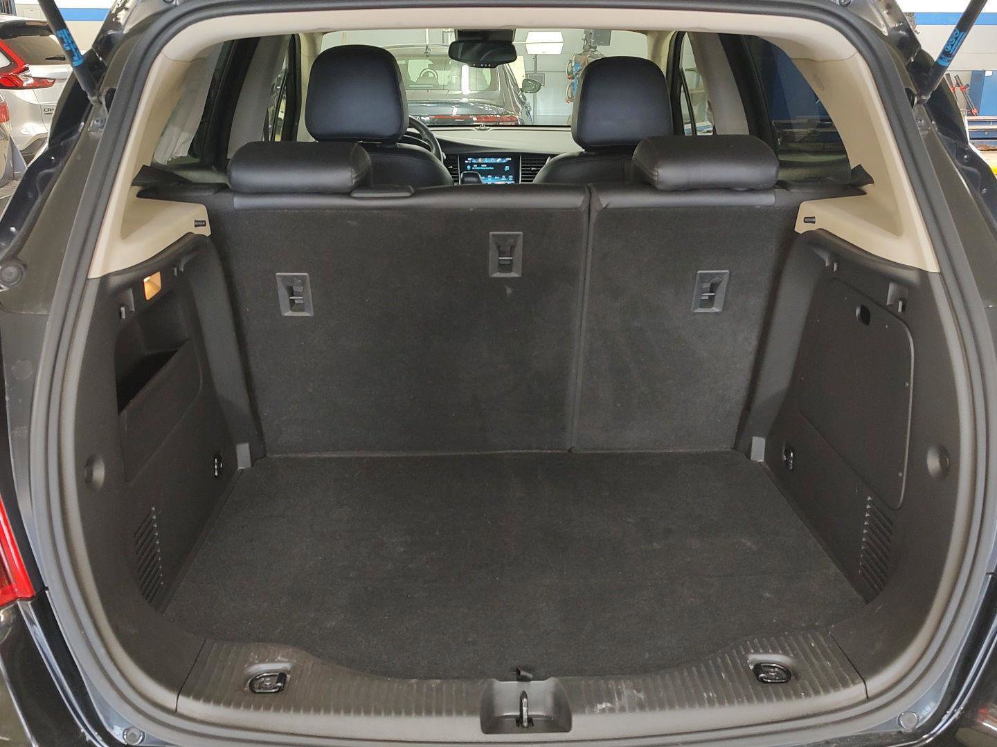 Used 2019 Buick Encore Essence image 20