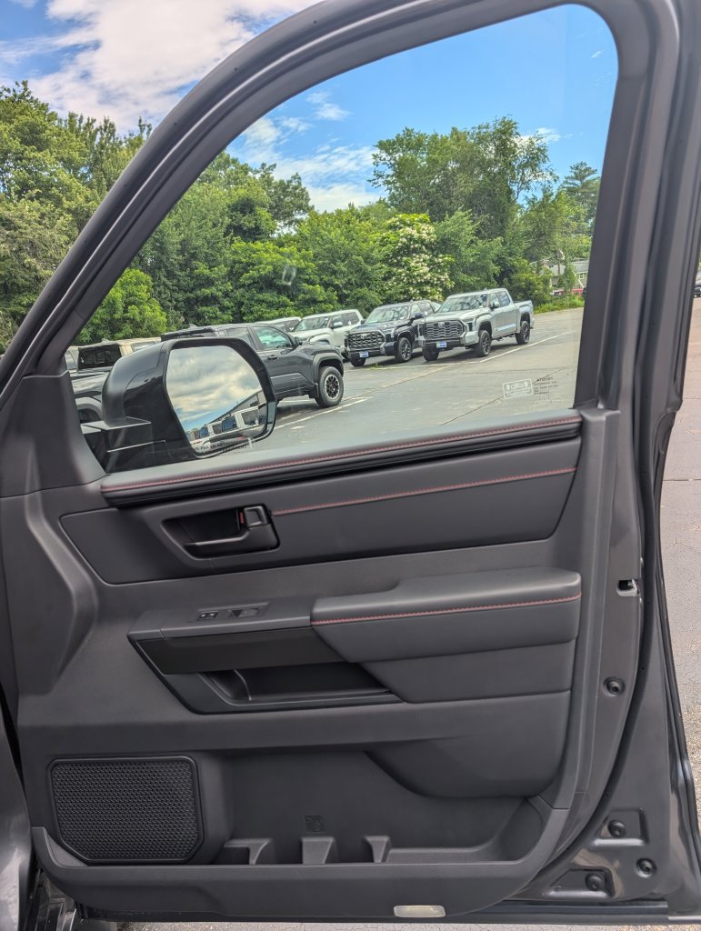 Used 2026 Toyota Tundra Limited AWD/4WD image 19