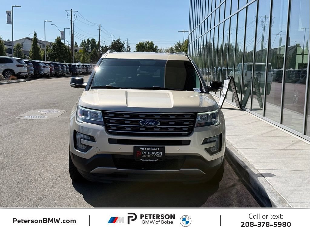Used 2017 Ford Explorer XLT w/ Equipment Group 202A AWD/4WD image 8