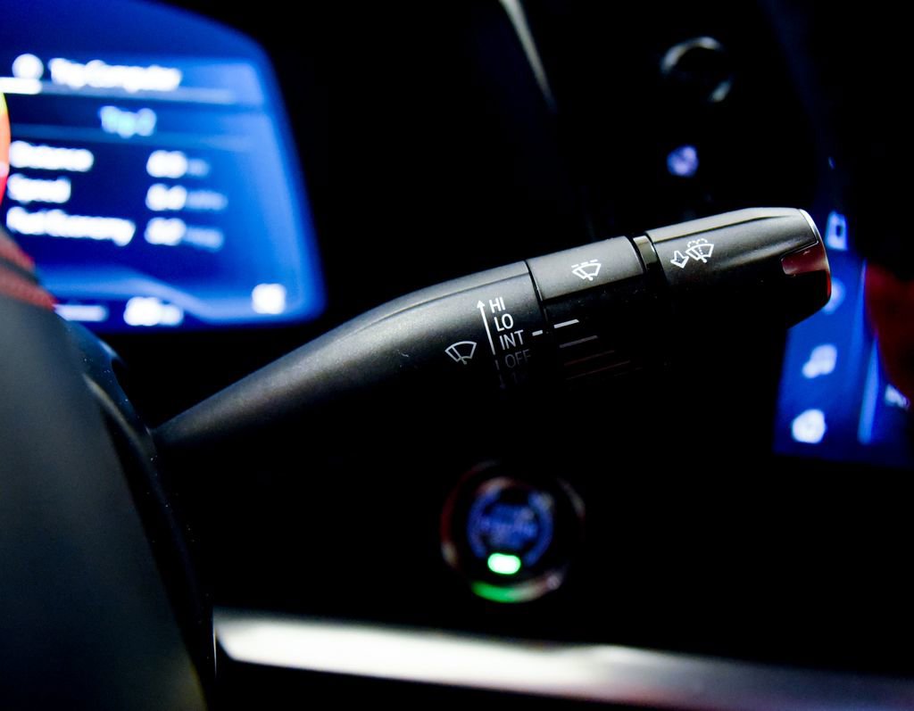 Used 2024 Chevrolet Corvette Stingray Premium Conv w/ Z51 Performance Package image 23