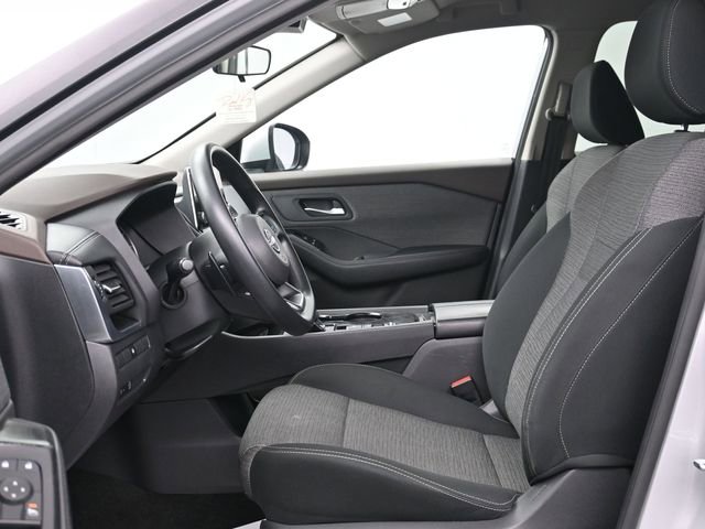 Used 2023 Nissan Rogue SV image 9