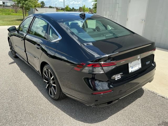 Used 2024 Honda Accord Touring image 2