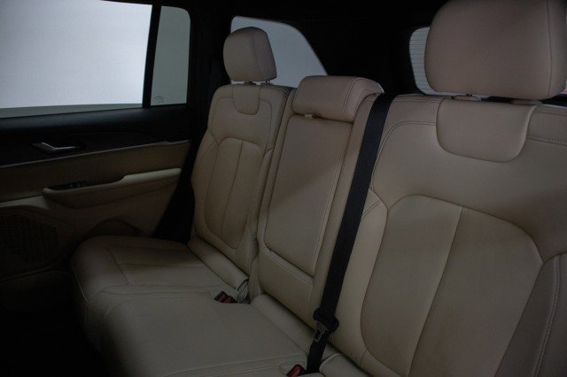 Used 2023 Jeep Grand Cherokee Limited image 23