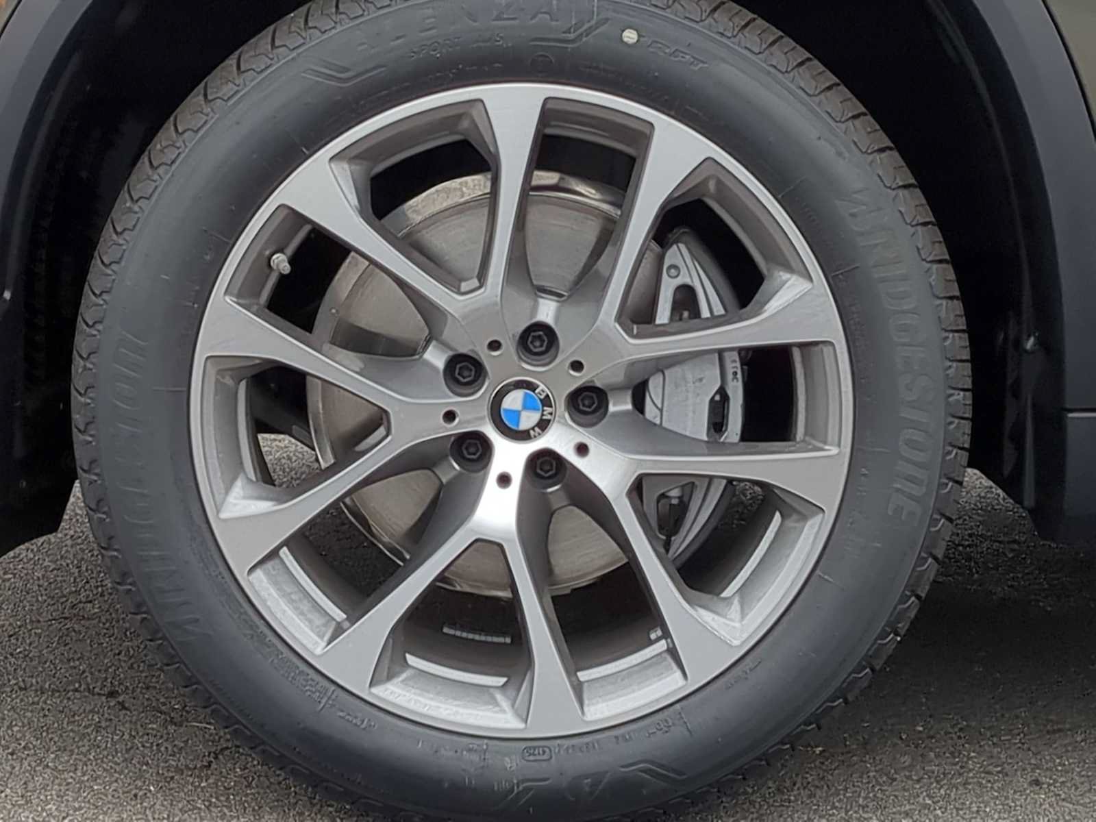 Used 2026 BMW X5 xDrive40i w/ Executive Package AWD/4WD image 14