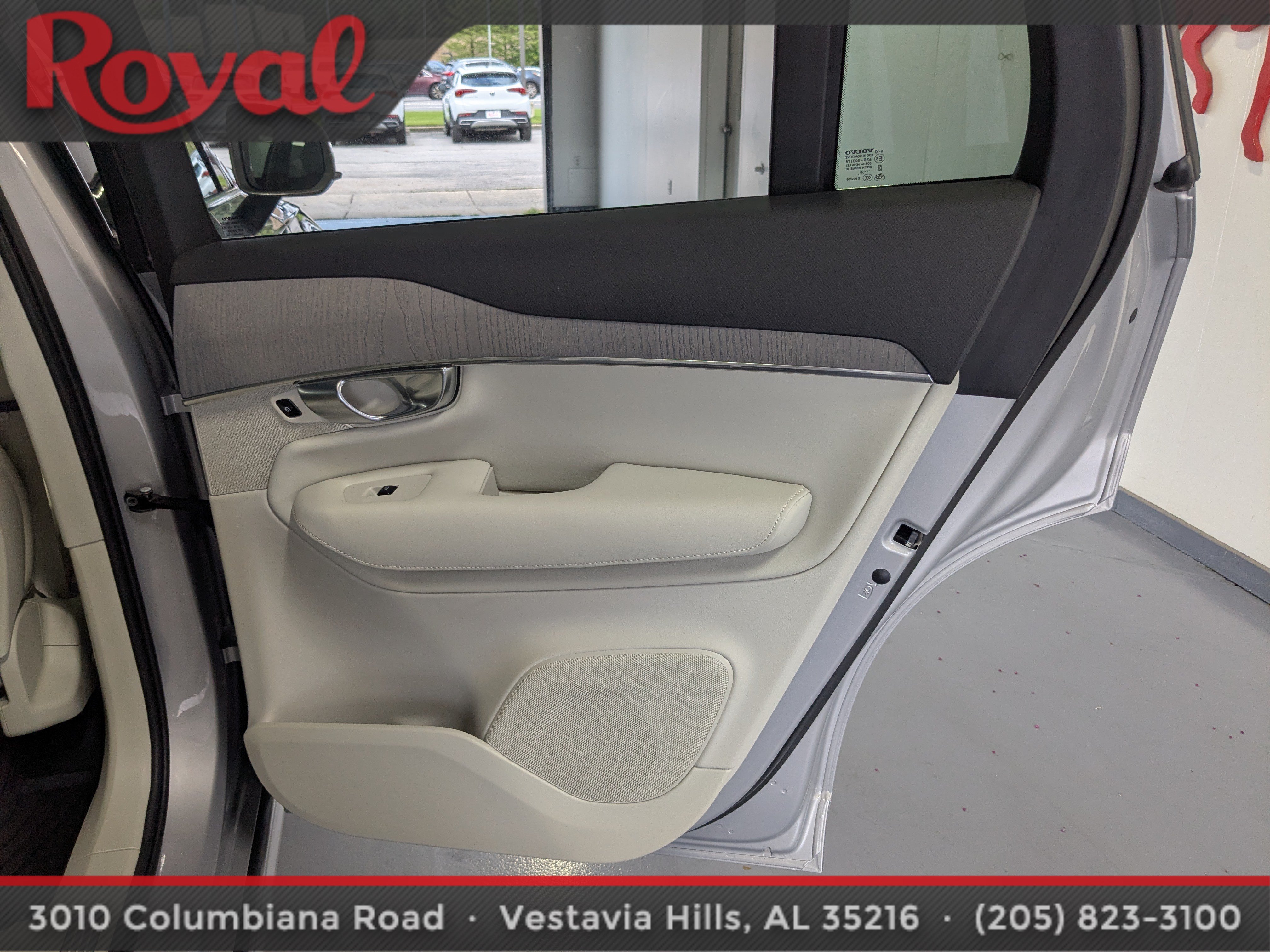 Used 2025 Volvo XC90 B6 Plus AWD/4WD image 9