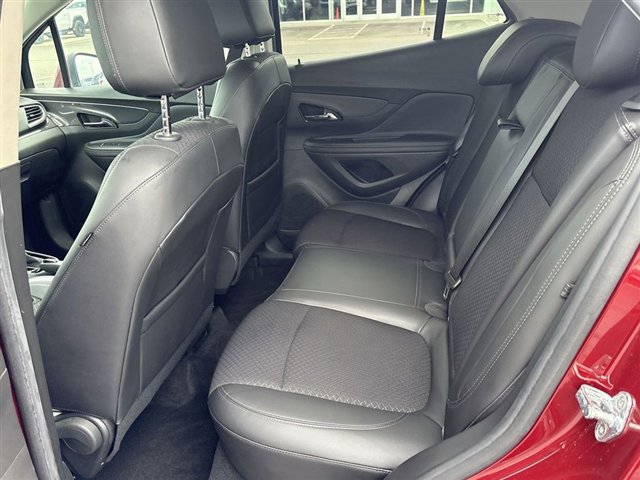 Used 2022 Buick Encore Preferred AWD/4WD image 23