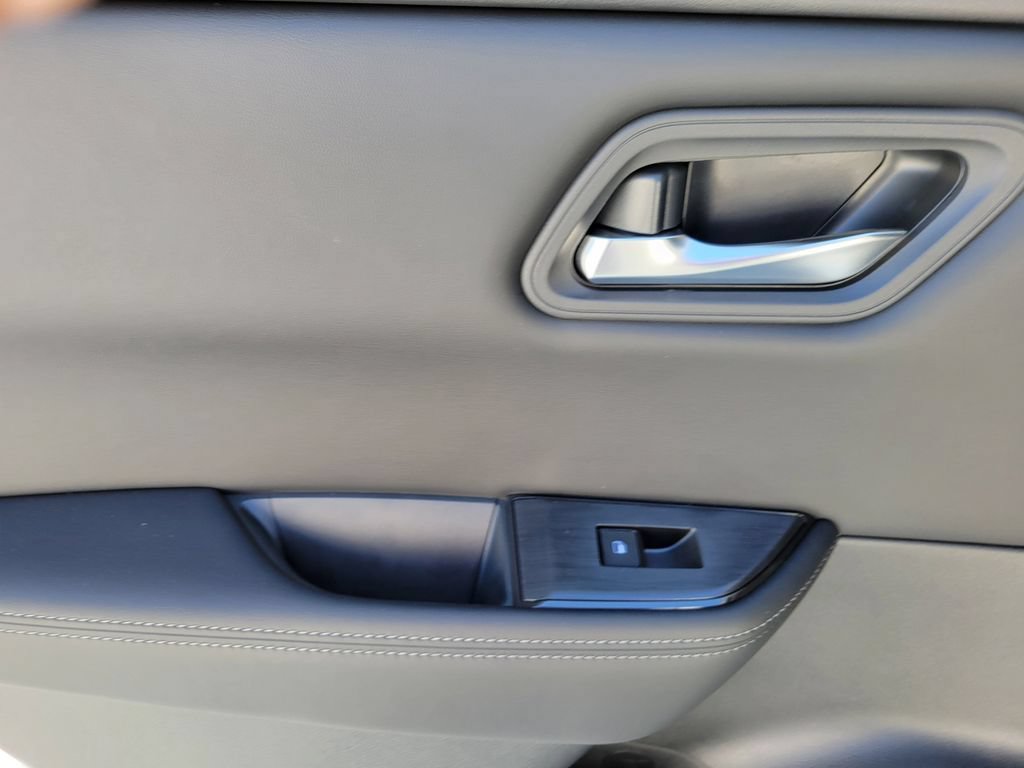 New 2025 Nissan Rogue SV AWD/4WD image 23