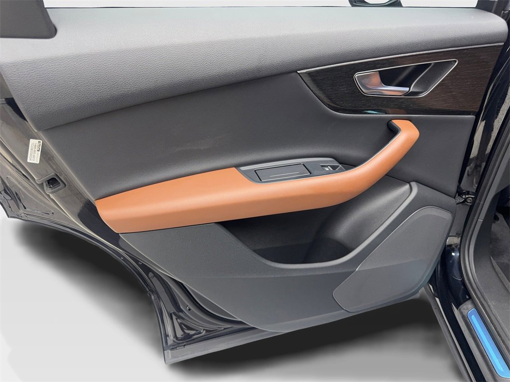 Used 2021 Audi Q7 3.0T Premium w/ Convenience Package image 38