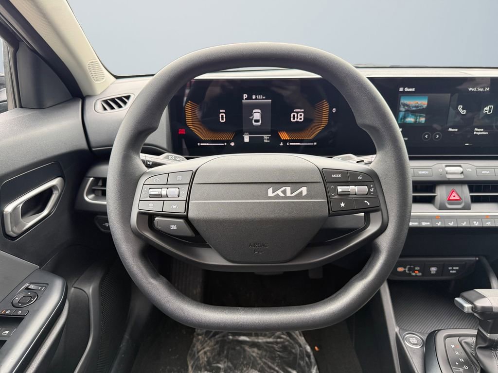 New 2025 Kia K4 LXS image 12