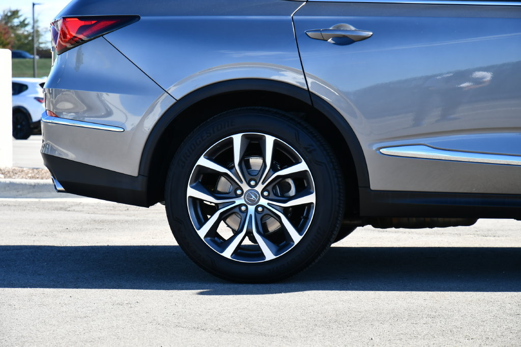 Certified 2024 Acura MDX w/ Technology Package AWD/4WD image 15