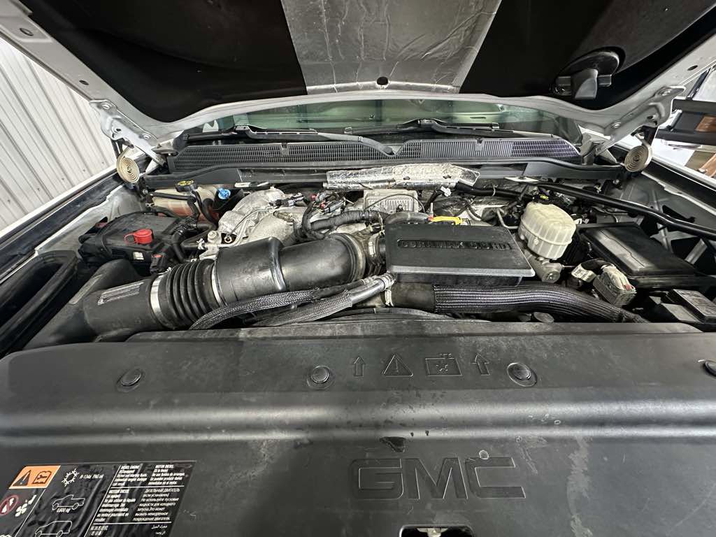 Used 2018 GMC Sierra 2500 Denali w/ Duramax Plus Package AWD/4WD image 8