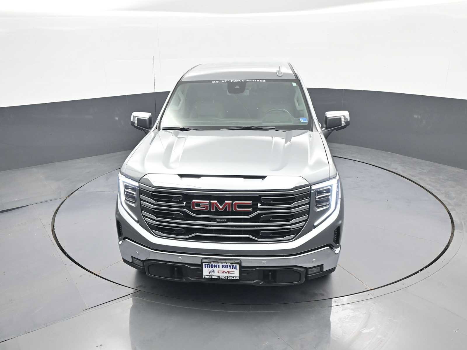 Used 2024 GMC Sierra 1500 SLT w/ SLT Premium Plus Package AWD/4WD image 34